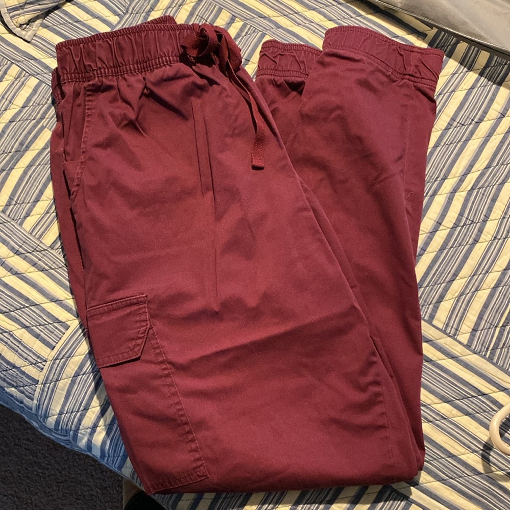 Wine colored men’s scrub joggers.
